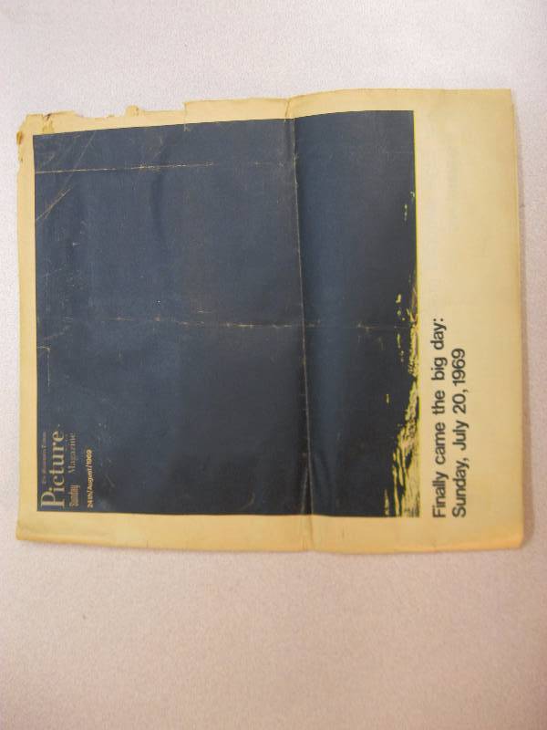 lot 278 image: Vintage Sunday Paper Insert. Moon Walk 1969. ...
