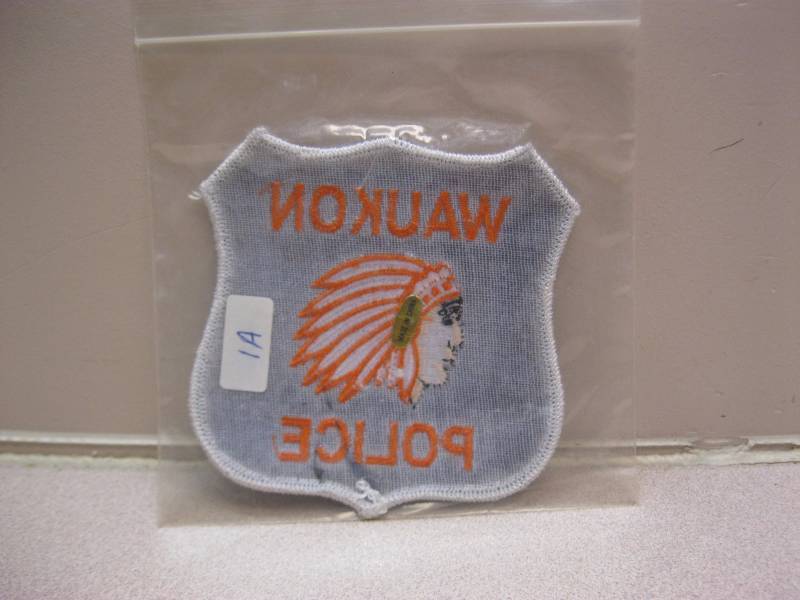 lot 286 image: Waukon Police Patch....