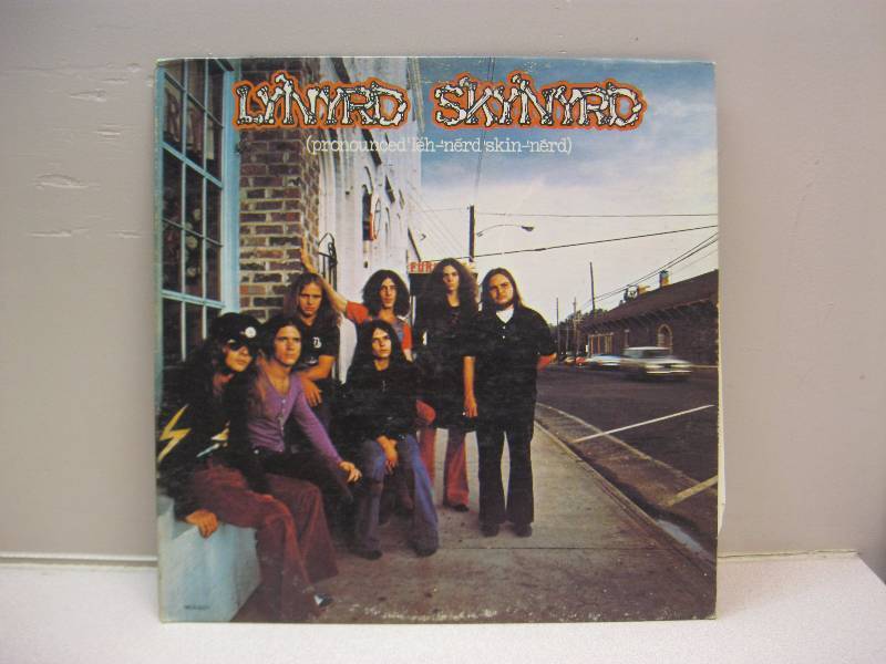 lot 302 image: Lynrd Skynryd&nbspSmokes Album. Fair Conditi...