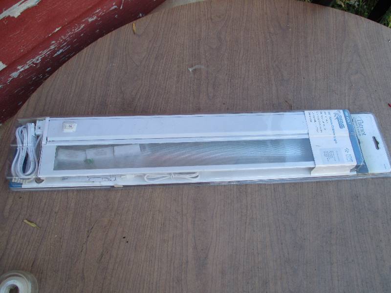 Patriot 24 xenon cabinet light dim...