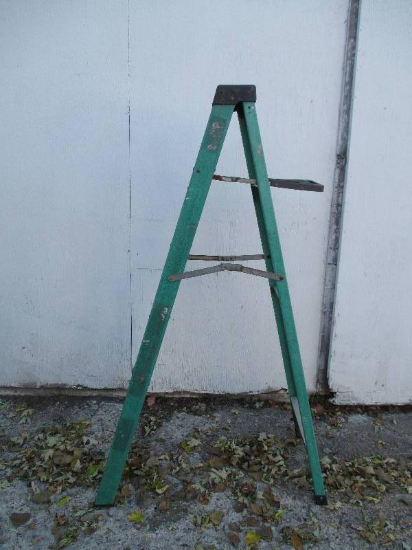 6 foot Gorilla folding step ladder...