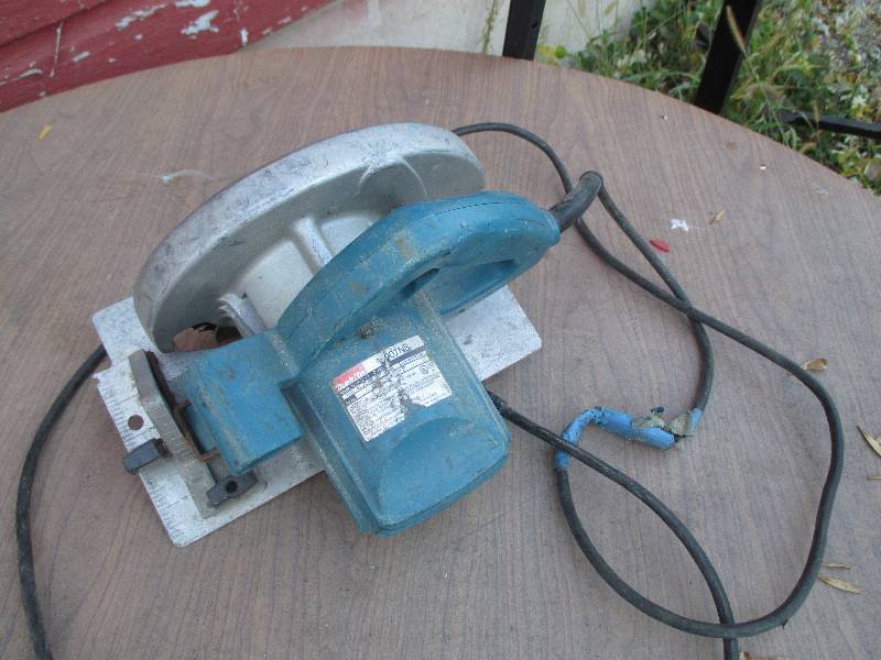 Makita 7 14 circular saw...