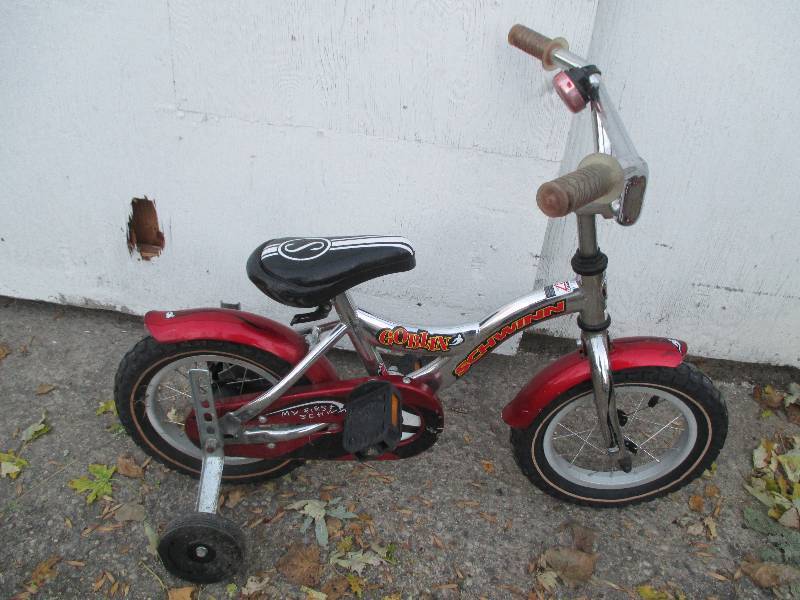 Small childs bike, with training w...