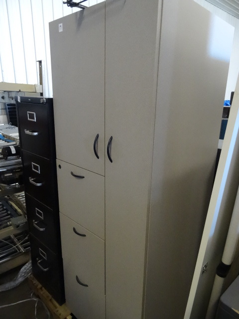 lot 17 image: Personal Office Cabinet