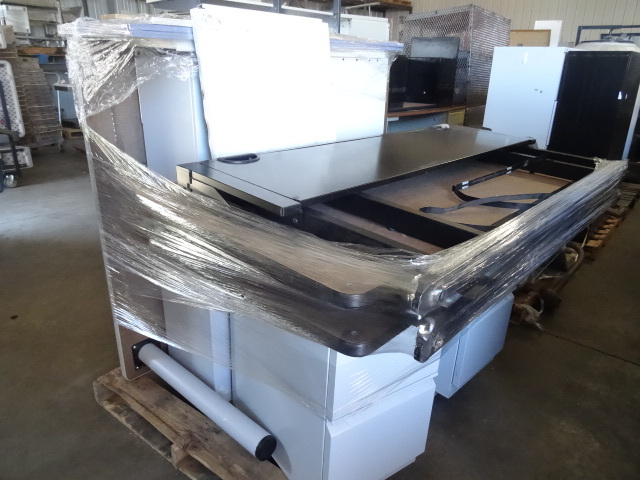lot 30 image: Pallet of Office Furniture