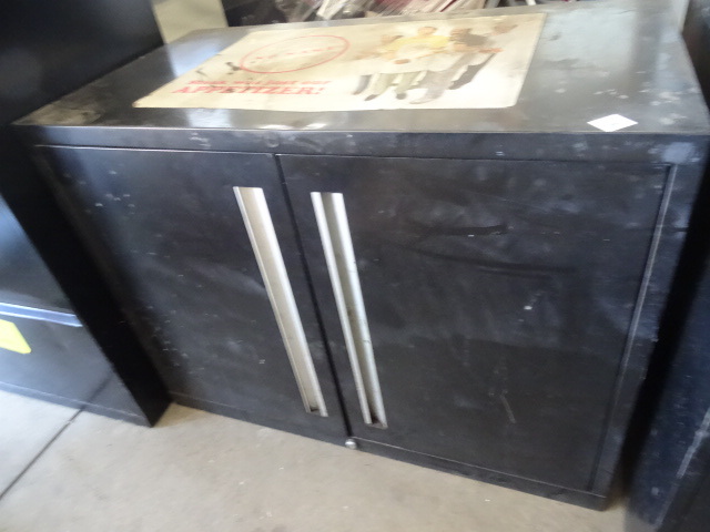 lot 36 image: 2 Door Metal Cabinet 36 X 20 X 27