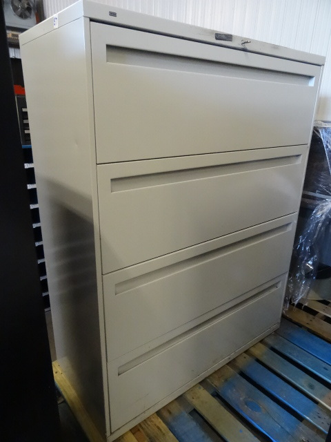 lot 57 image: 42 Metal 4 Drawer Lateral File