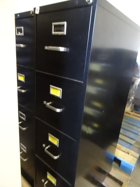 lot 59 image: 15 Metal 4 Drawer File Cabinet