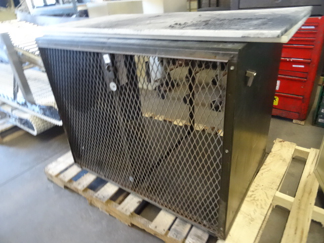 lot 62 image: Metal Storage Cabinet 42 X 28 X 34