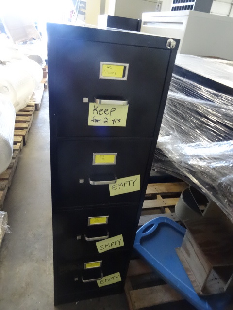 lot 75 image: 15 Metal 4 Drawer File Cabinet