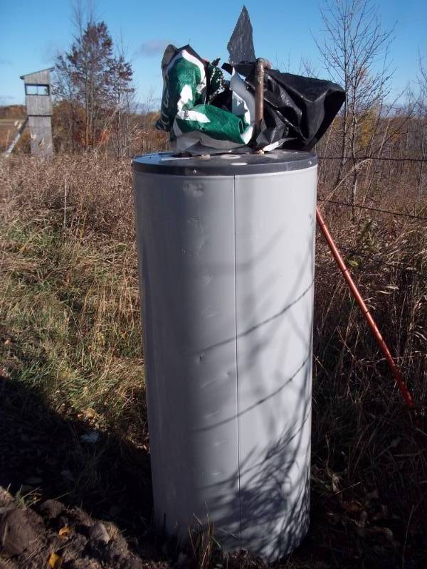 lot 3 image: 40 Gallon hot water heater