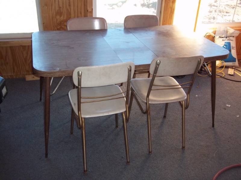 lot 4 image: Kitchen table and chairs, table 36 x 59
