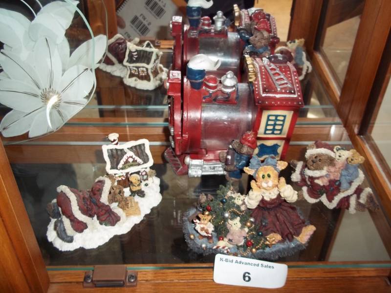 lot 6 image: Collection of Bearstone bears by Boyds Bears and Friends