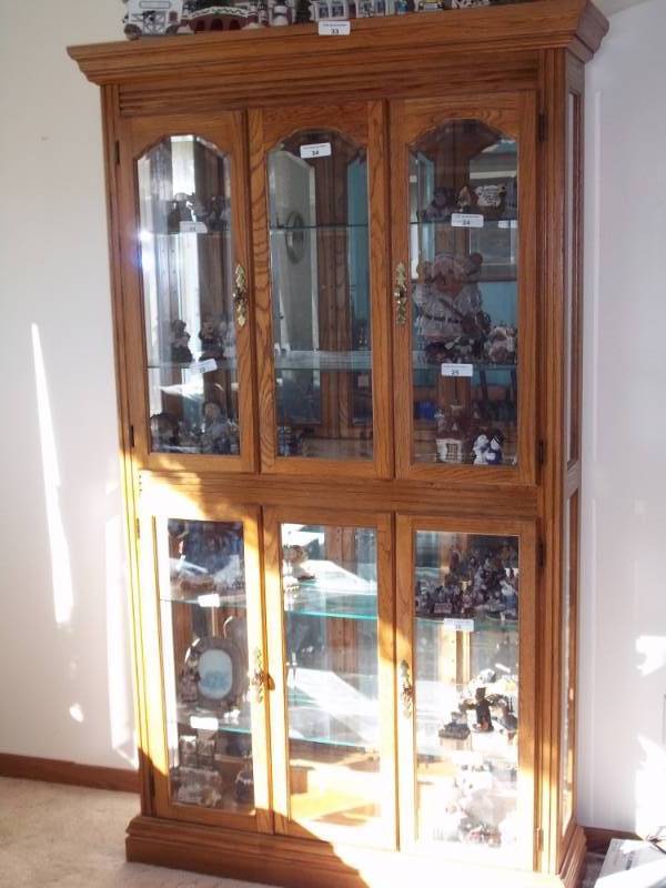 lot 34 image: Large Hutch with glass shelves contents not included
