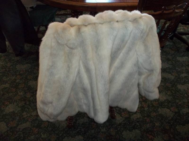 lot 61 image: Fur coat size 12