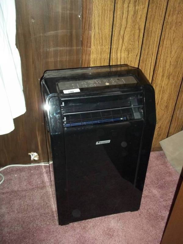 lot 100 image: Everstar room air conditioner