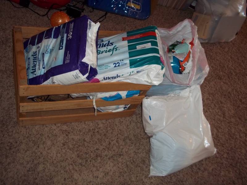 lot 109 image: Attends Briefs with assorted items