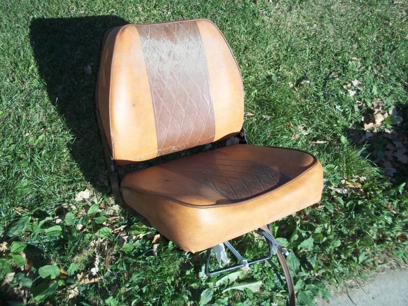 lot 135 image: Boat seat