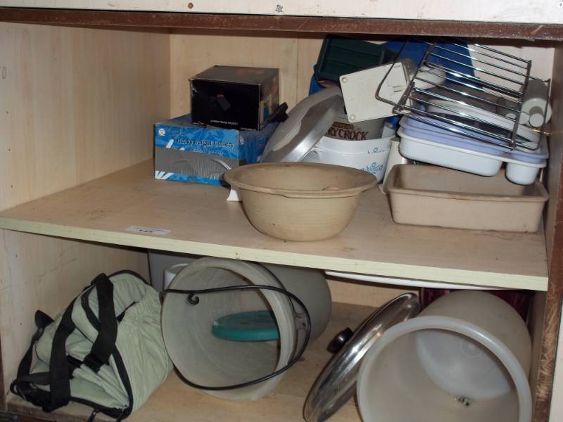 lot 145 image: 2 shelves full of Tupperware and kitchen items