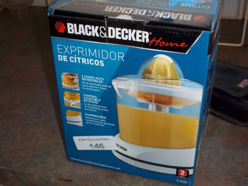 lot 146 image: New black and Decker juicer