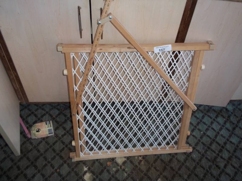 lot 157 image: Child gate