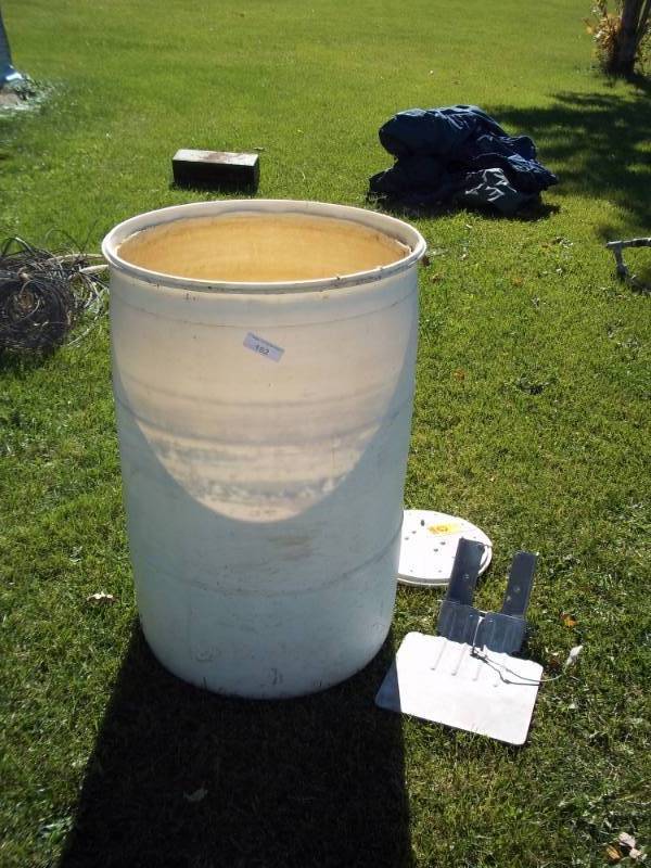 lot 192 image: White keg cooler with happy troller