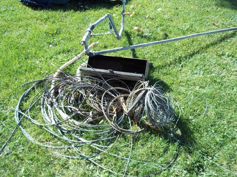 lot 197 image: Lot of cable and pipe