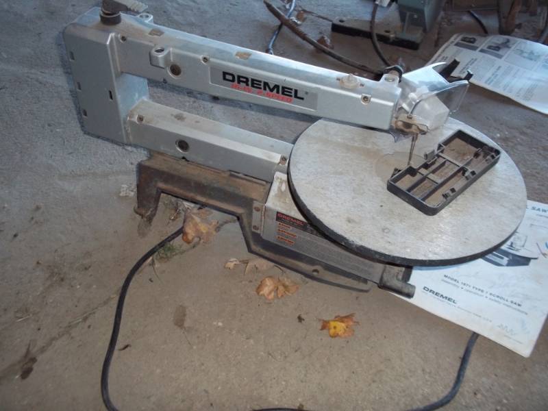 lot 206 image: Dremel Scroll saw