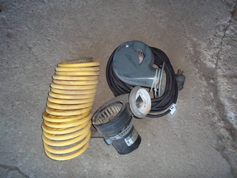 lot 215 image: Blower fans with air hose