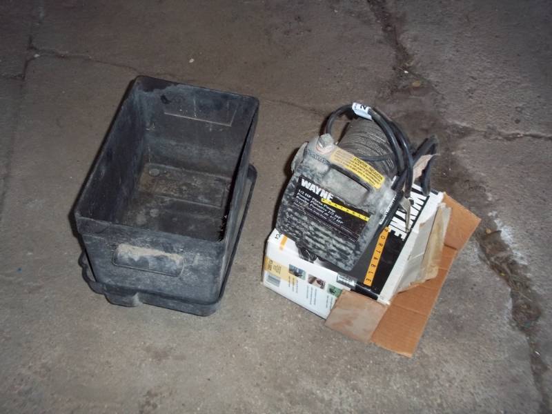 lot 218 image: Wayne pump with battery box