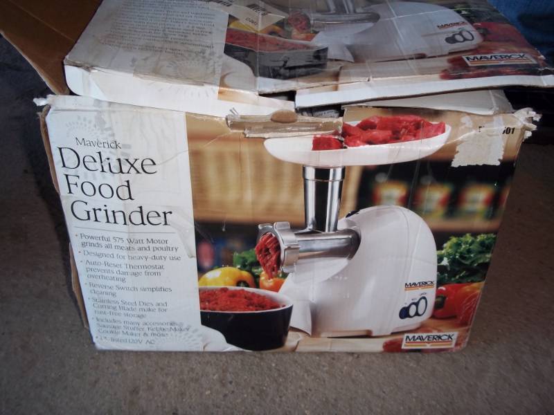 lot 221 image: Deluxe food grinder