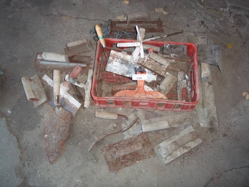lot 229 image: Lot of Trowels