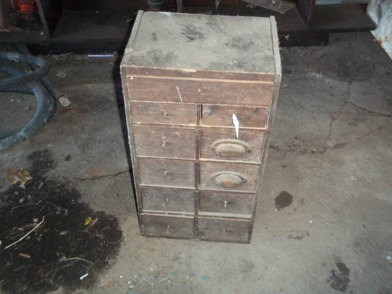 lot 231 image: Wood organizer