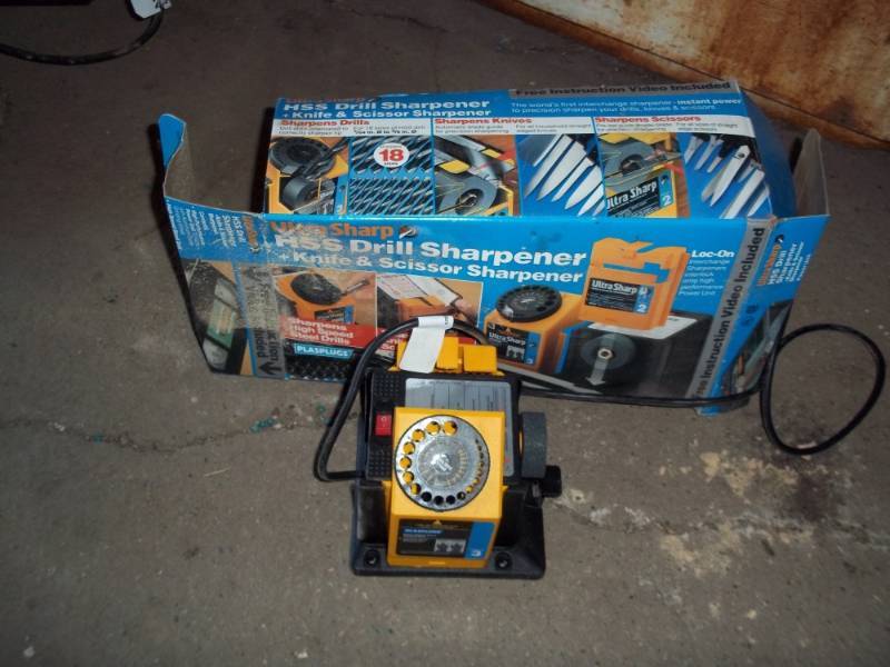 lot 237 image: drill bit sharpener
