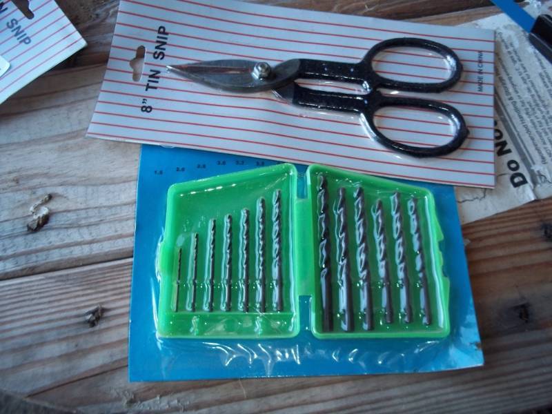 lot 257 image: Tin Snip, Drill Bits