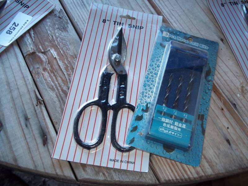 lot 259 image: Tin Snip, Drill Bits