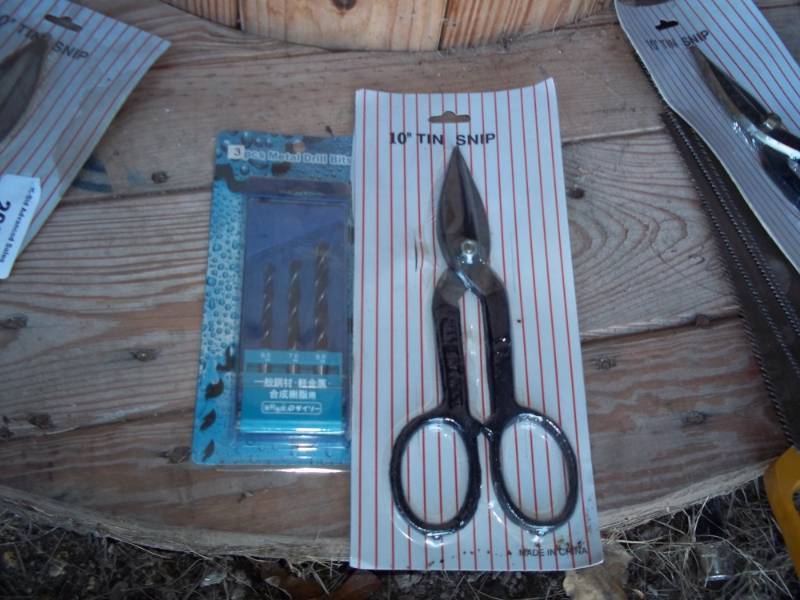 lot 263 image: Tin Snip, Drill Bits