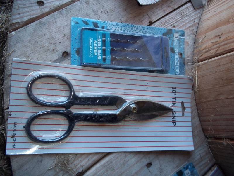 lot 265 image: Tin Snip, Drill Bits