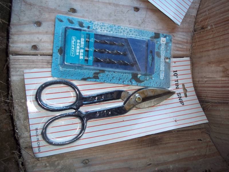 lot 266 image: Tin Snip, Drill Bits