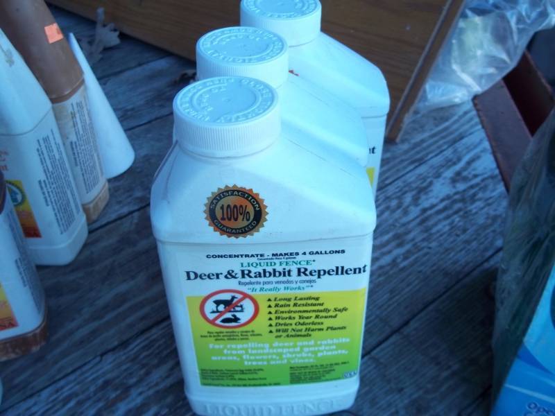 lot 275 image: Lot of 3 bottles of Deer and Rabbit Repellent