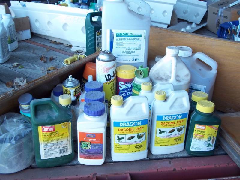 lot 277 image: Large Variety of Plant Insect Control Products