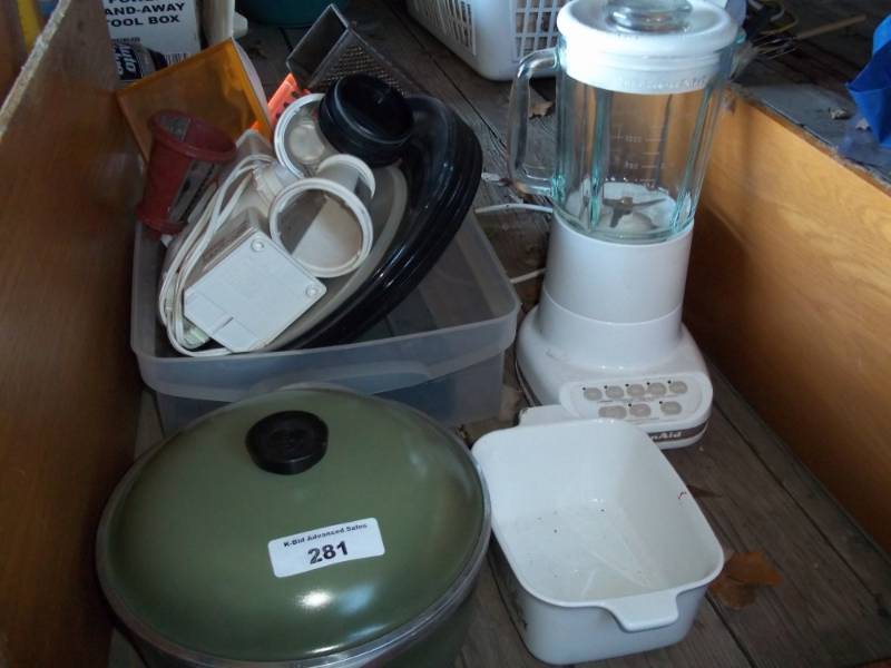 lot 281 image: Lot containing Blender, Dutch Oven, Salad Shooter, etc