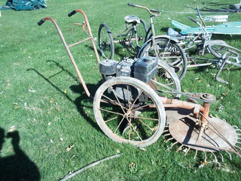 lot 296 image: 8 hp Power brush cutter