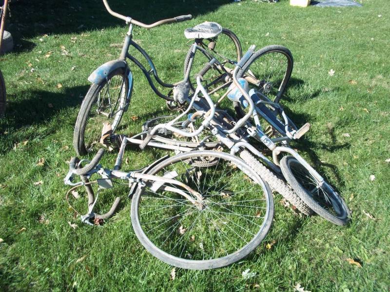 lot 298 image: Lot of 4 Bikes