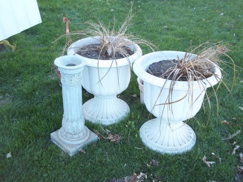 lot 304 image: Lot of Outdoor Planters