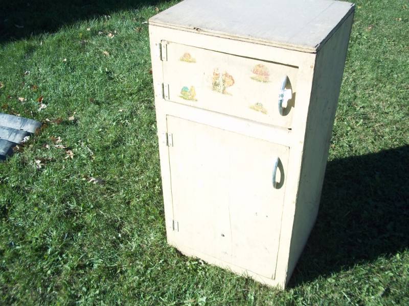 lot 306 image: kids toy Refrigerator