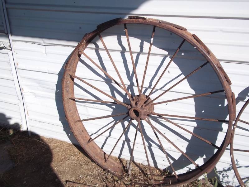 lot 318 image: 44 Wagon Wheel