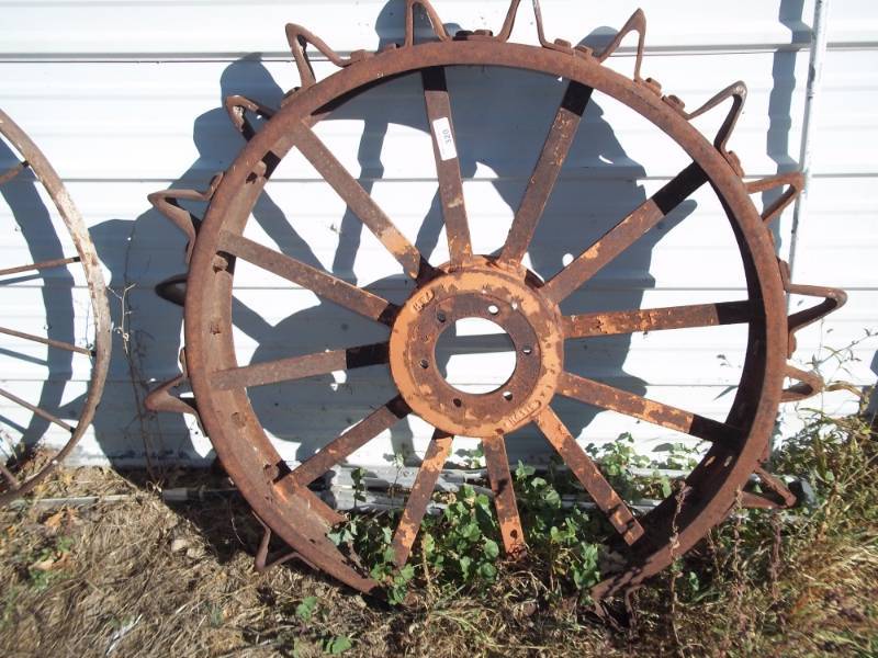 lot 320 image: 40 Wagon Wheel