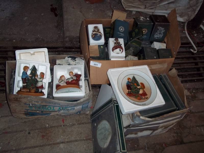 lot 351 image: Collection of Bearstone bears by Boyds Bears and Friends