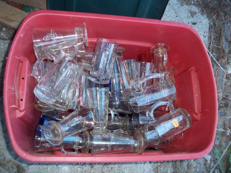 lot 376 image: Large Tote of Glasses